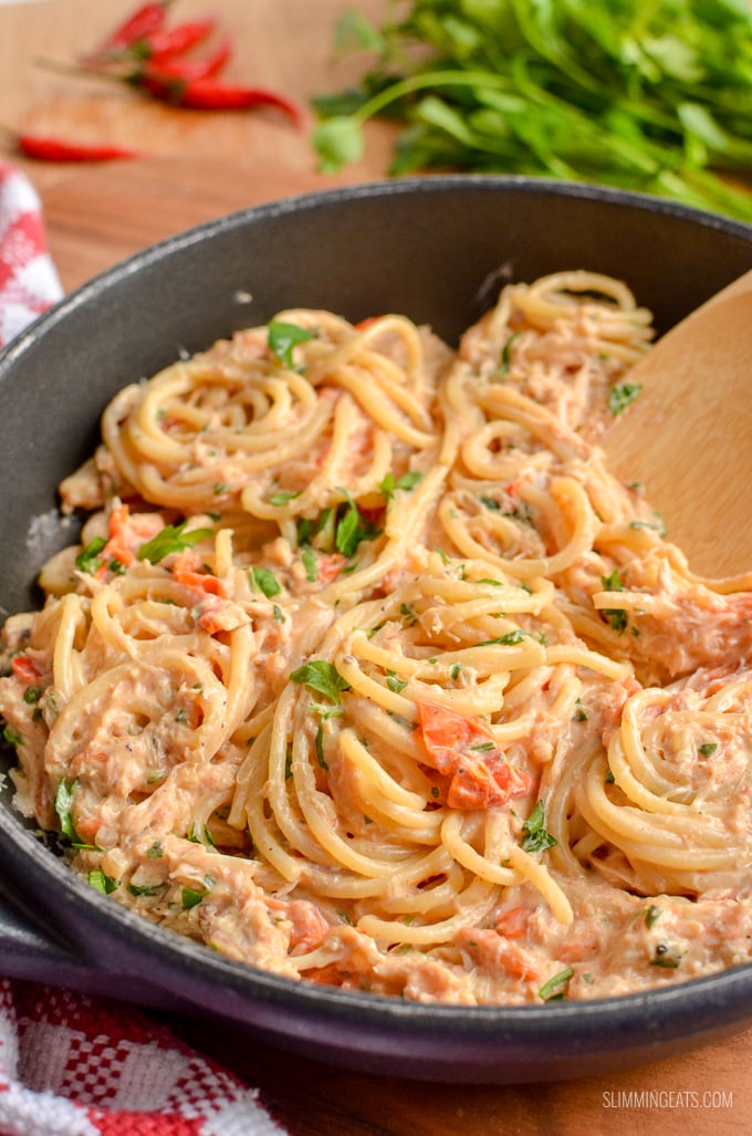 Seafood Lovers reunite for this Spicy Creamy Crab, Chilli and Cherry Tomato Pasta - a true flavour explosion!! Slimming Eats and Weight Watchers friendly | www.slimmingeats.com