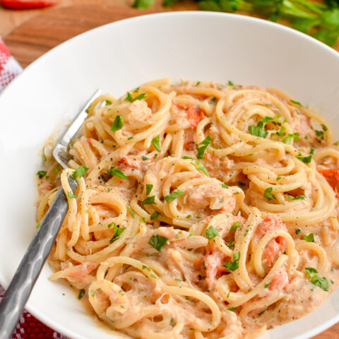 Creamy Crab, Chilli and Cherry Tomato Pasta | Slimming Eats