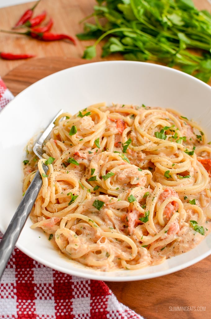 Seafood Lovers reunite for this Spicy Creamy Crab, Chilli and Cherry Tomato Pasta - a true flavour explosion!! Slimming Eats and Weight Watchers friendly | www.slimmingeats.com