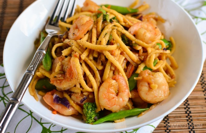 Slimming Eats Ginger and Garlic Shrimp with Noodles - gluten free, dairy free, paleo, Whole30, Slimming Eats and Weight Watchers friendly