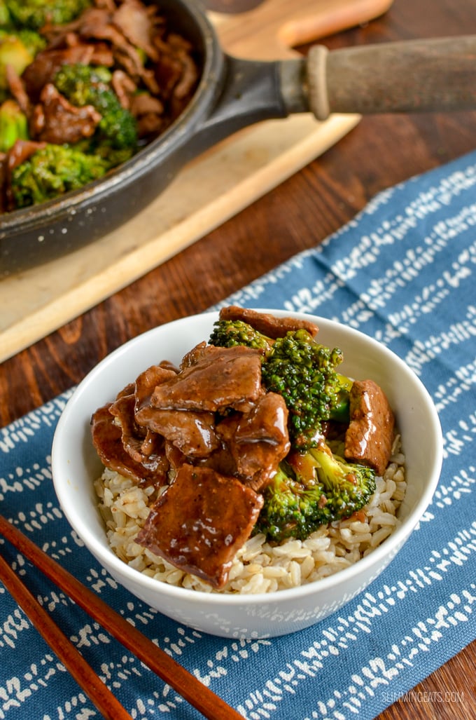 Delicious Ginger Beef and Broccoli, just like from the Chinese and ready in minutes quicker than you could call a take out. Dairy Free, Gluten Free, Slimming Eats and Weight Watchers friendly | www.slimmingeats.com #slimmingeats #weightwatchers #glutenfree #dairyfree