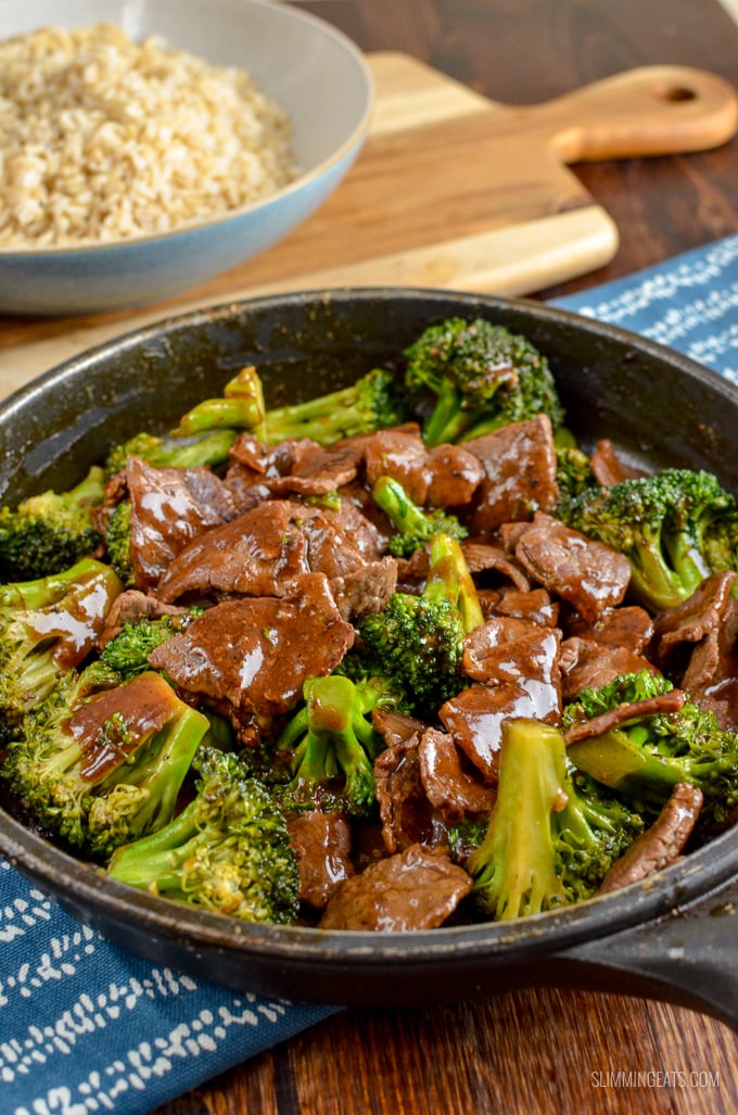 Delicious Ginger Beef and Broccoli, just like from the Chinese and ready in minutes quicker than you could call a take out. Dairy Free, Gluten Free, Slimming Eats and Weight Watchers friendly | www.slimmingeats.com #slimmingeats #weightwatchers #glutenfree #dairyfree