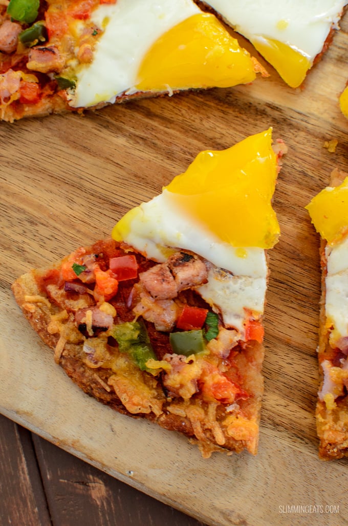 Pizza is not just for Dinner - Try my Breakfast Hash Brown Pizza - a crispy golden hash brown base with all your favourite breakfast toppings. Gluten Free, Vegetarian, Slimming Eats and Weight Watchers friendly. | www.slimmingeats.com