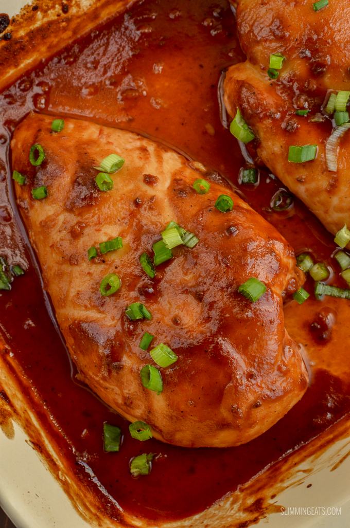 Fuss-free Chinese Barbecue Chicken - a great dinner that is perfect for the whole family. 2.5 SYNS| 3 Weight Watchers Smart Points | 303 CALORIES - gluten free, dairy free, Slimming World and Weight Watchers friendly