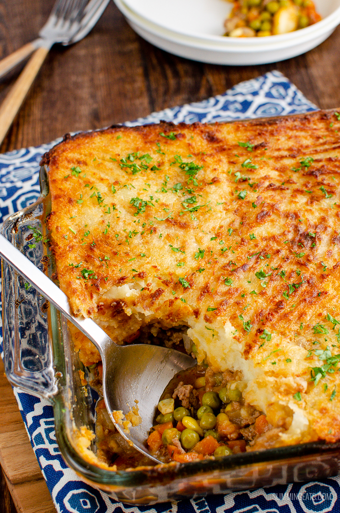Classic Shepherd's Pie - delicious ground lamb and vegetables in a gravy sauce topped with golden, creamy mashed potatoes. Pure comfort food for the whole family to enjoy. | gluten free, dairy free, Slimming Eats and Weight Watchers friendly
