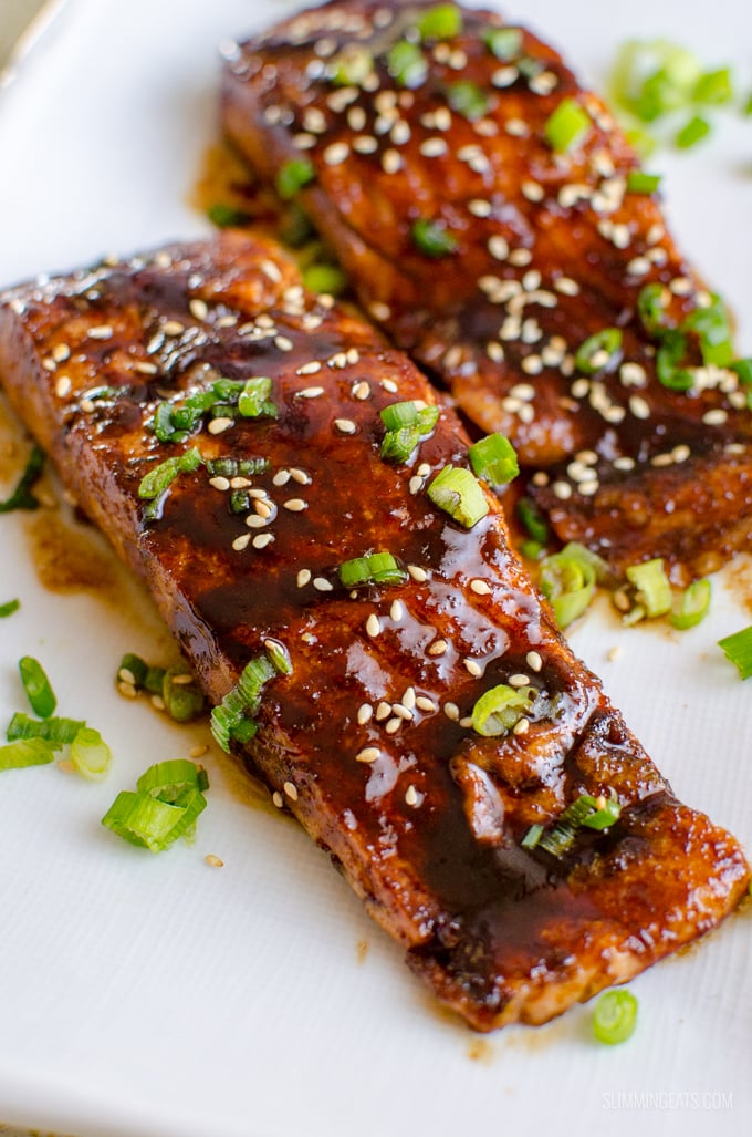 Love Salmon? This Teriyaki Salmon with Noodles is a simple delicious dish that the whole family will enjoy. Dairy Free, Slimming Eats and Weight Watchers friendly | www.slimmingeats.com