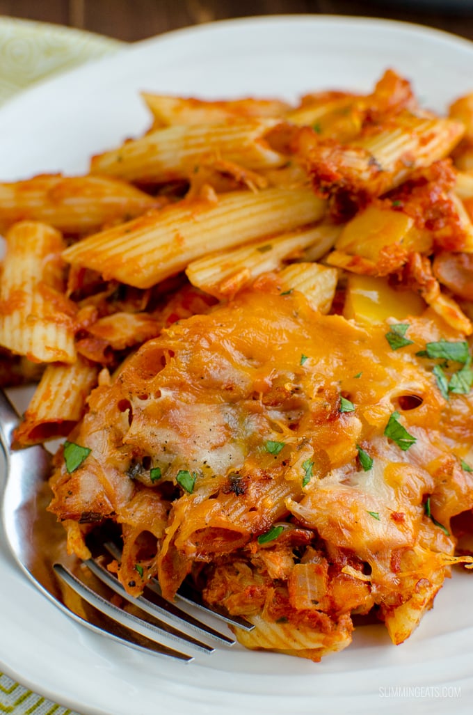 Delicious Tuna Pasta Bake - a perfect meal any day of the week for the whole family, using simple easy ingredients. Slimming Eats and Weight Watchers friendly Delicious Tuna Pasta Bake - a perfect meal any day of the week for the whole family, using simple easy ingredients. Slimming Eats and Weight Watchers friendly