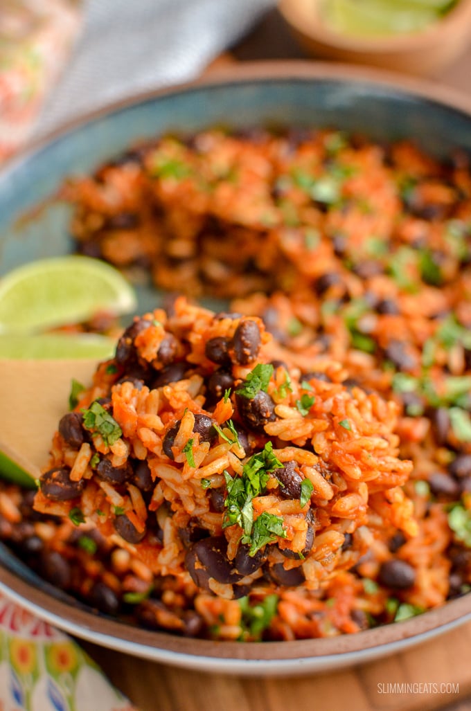 Syn Free Mexican Rice - The perfect side dish to all your favourite Mexican Dishes. Slimming World, Weight Watchers friendly and Gluten Free, Dairy Free and suitable for vegetarians. | www.slimmingeats.com