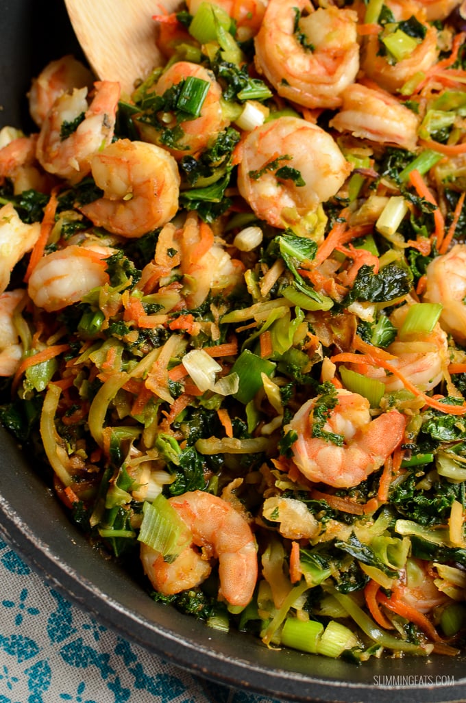 A quick, easy, tasty Fruity Prawn Stir Fry with lovely fresh vegetables all on the table and ready in less than 20 mins. Gluten Free, Dairy Free, Paleo, Whole30, Slimming Eats and Weight Watchers friendly