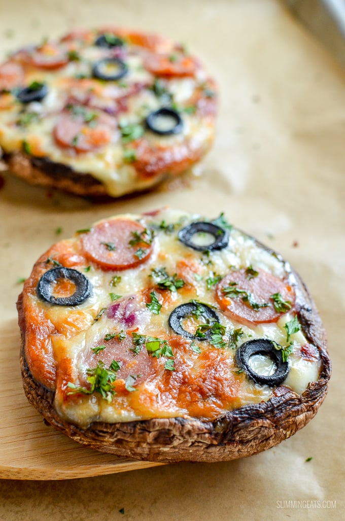 Low Syn Portobello Mushroom Pizzas - the perfect recipe for those pizza cravings, just add sauce, toppings of choice and cheese.  | gluten free, vegetarian, Slimming World and Weight Watchers friendly #pizza #mushroom #glutenfree #slimmingworld #weightwatchers