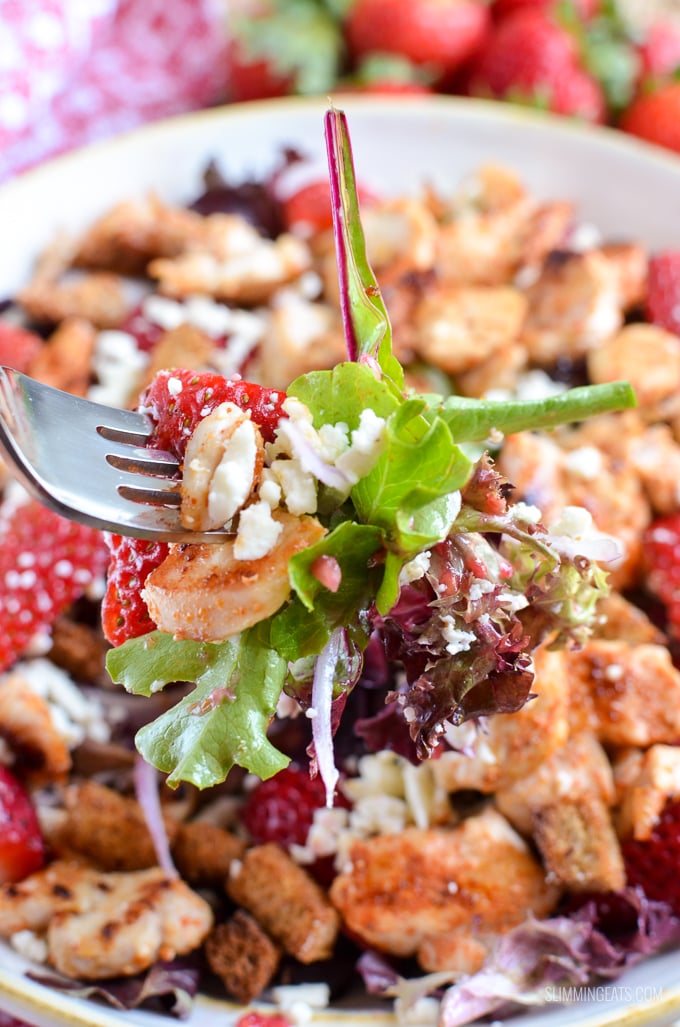 Slimming Eats Chicken, Feta and Strawberry Salad - Slimming Eats and Weight Watchers friendly