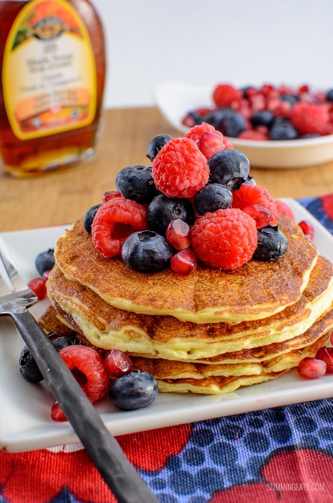 Delicious Cottage Cheese Pancakes - no healthy extras need for these. So perfect to enjoy any time of day. Gluten Free, Vegetarian, Slimming Eats and Weight Watchers friendly.   CALORIES: 282 | WEIGHT WATCHERS SMART POINTS: 3 | www.slimmingeats.com
