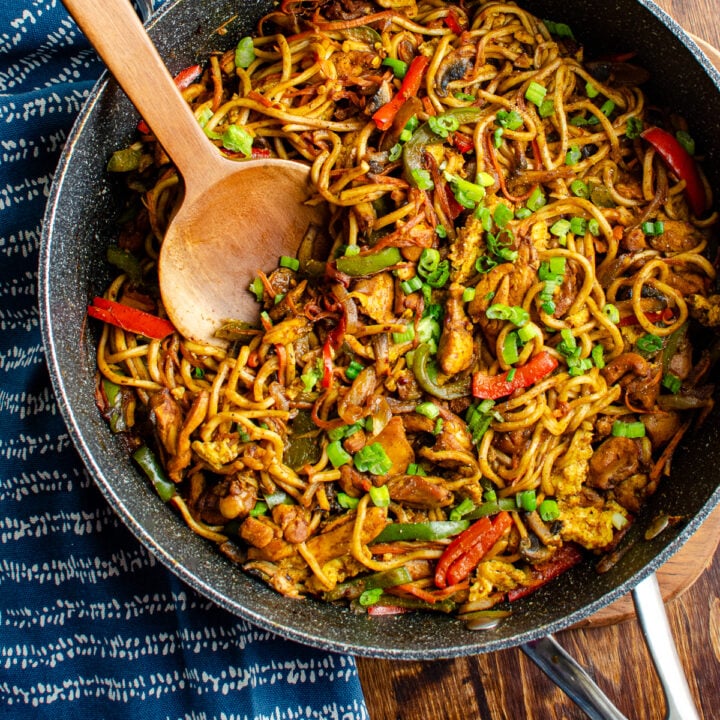 Delicious Chicken Singapore Noodles