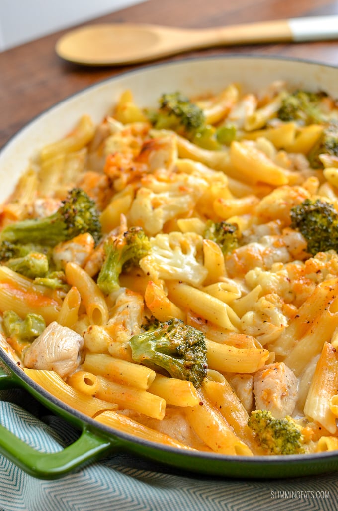 Delicious Chicken, Broccoli and Cauliflower Pasta Bake - perfect combination for a filling family meal. | Slimming Eats and Weight Watchers friendly