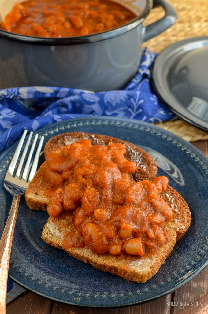 Delicious homemade and No Added Sugar Baked Beans - perfect to enjoy at breakfast, lunch or dinner. Gluten Free, Dairy Free, Vegan, Slimming Eats and Weight Watchers friendly | www.slimmingeats.com