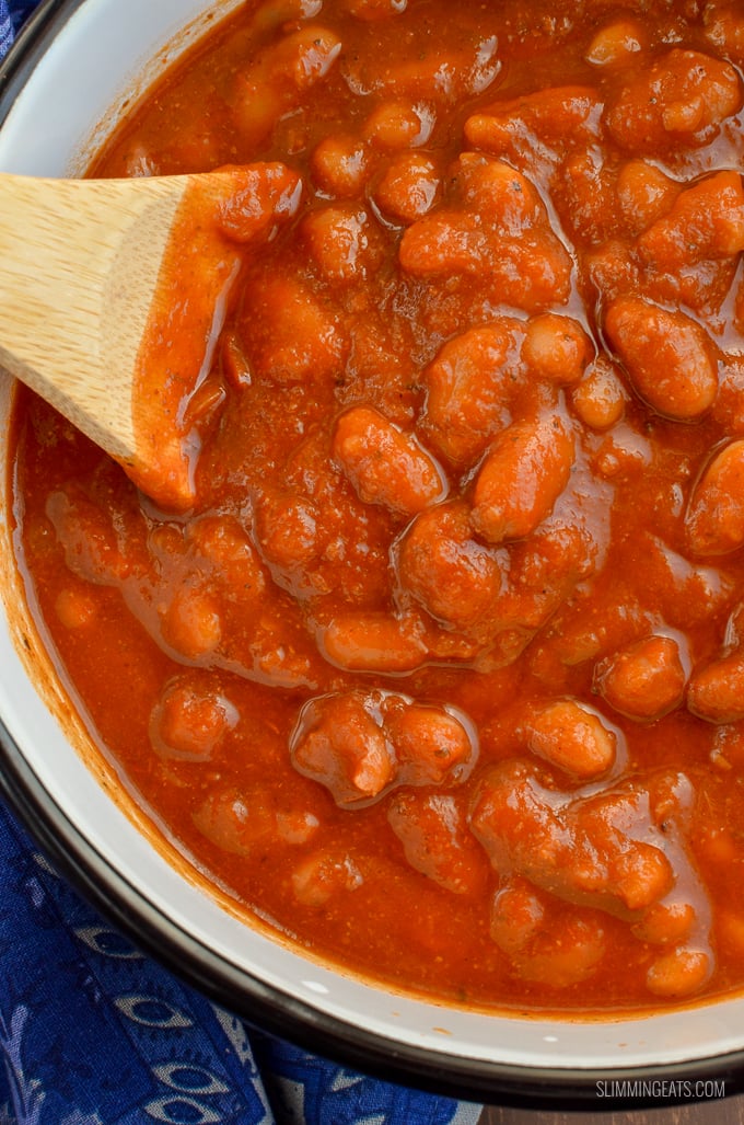 Delicious homemade and No Added Sugar Baked Beans - perfect to enjoy at breakfast, lunch or dinner. Gluten Free, Dairy Free, Vegan, Slimming Eats and Weight Watchers friendly | www.slimmingeats.com