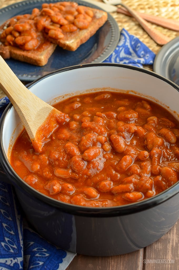 Delicious homemade and No Added Sugar Baked Beans - perfect to enjoy at breakfast, lunch or dinner. Gluten Free, Dairy Free, Vegan, Slimming Eats and Weight Watchers friendly | www.slimmingeats.com