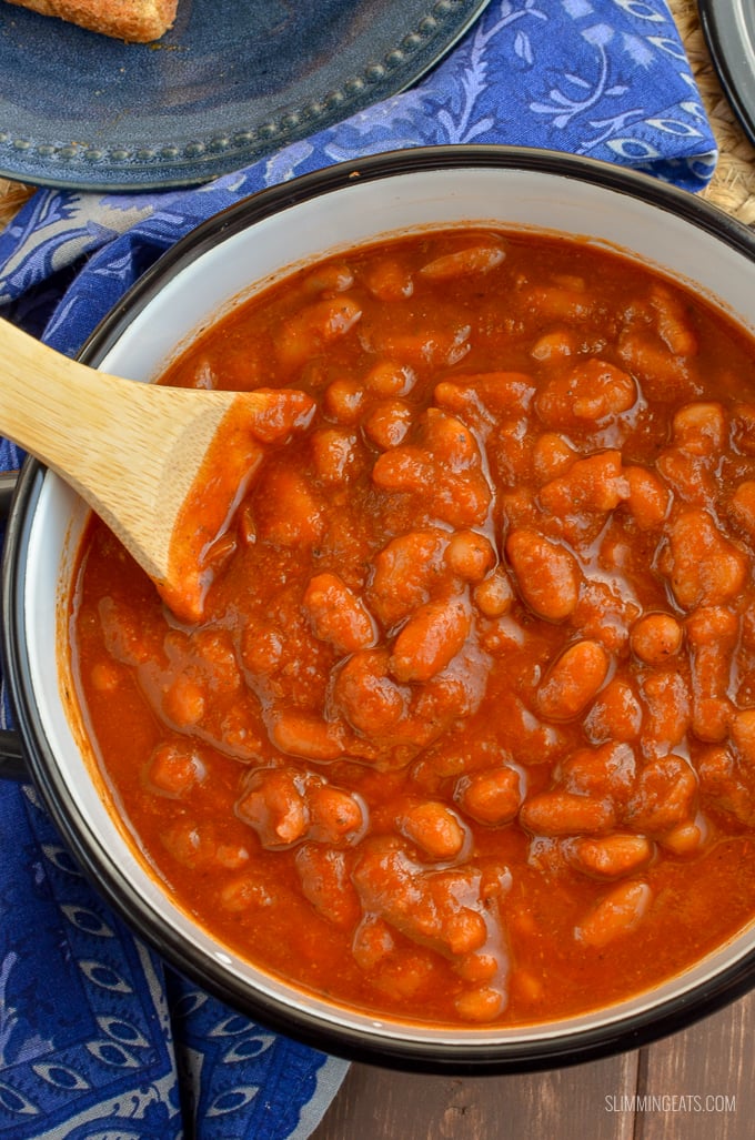 Delicious homemade and No Added Sugar Baked Beans - perfect to enjoy at breakfast, lunch or dinner. Gluten Free, Dairy Free, Vegan, Slimming Eats and Weight Watchers friendly | www.slimmingeats.com