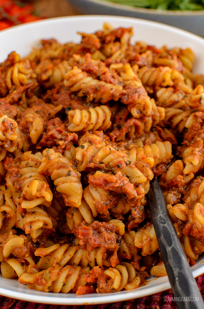 Smother your pasta in this delicious Low Syn Sun-dried Tomato Red Pesto - using your HEa, it's only 1 syn for half the recipe. Gluten Free, Slimming World and Weight Watchers friendly | www.slimmingeats.com