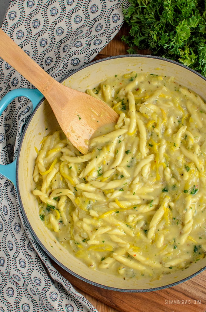 Garlic, Yellow Zucchini and Pasta - simple ingredients combine for a delicious Dairy Free One Pot Creamy Yellow Zucchini Pasta. Gluten Free, Vegan, Slimming World and Weight Watchers friendly | Syns: 3.5 | Calories: 402 | Weight Watchers Smart Points: 11 | www.slimmingeats.com