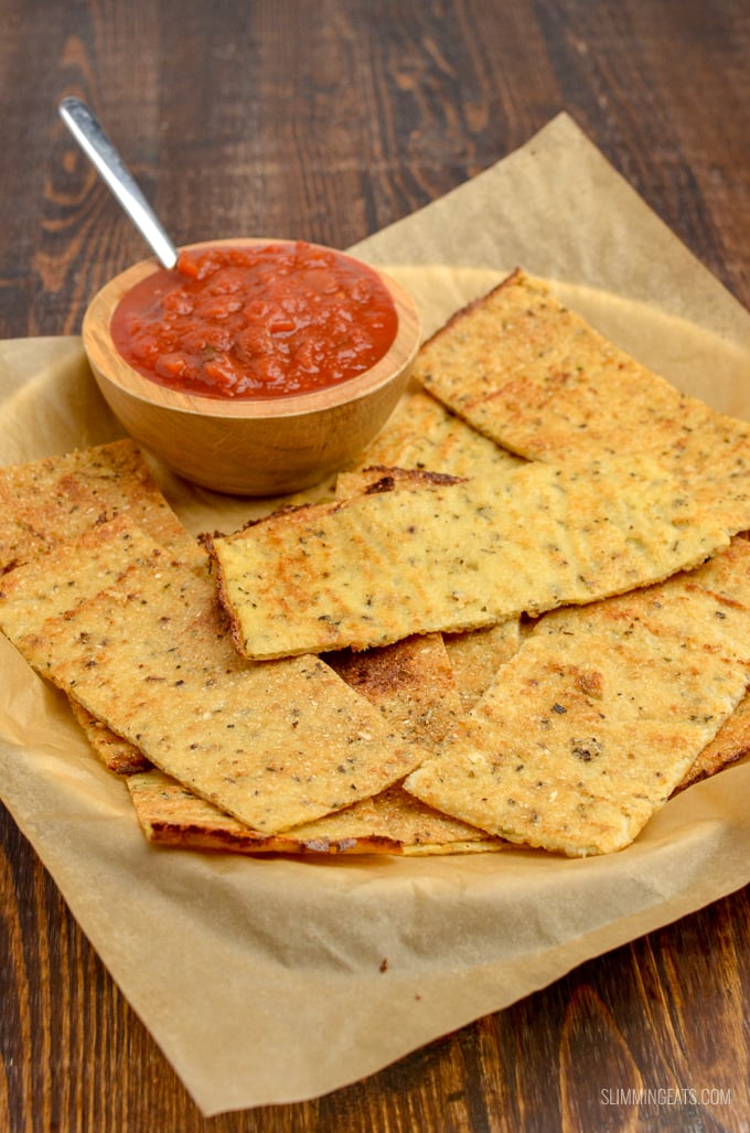 Delicious Gluten and Dairy Free Cauliflower Garlic Flatbread - perfect for dipping, as bread or as a wrap for kofta, kebabs and a whole lot more. Vegetarian, Slimming Eats and Weight Watchers friendly