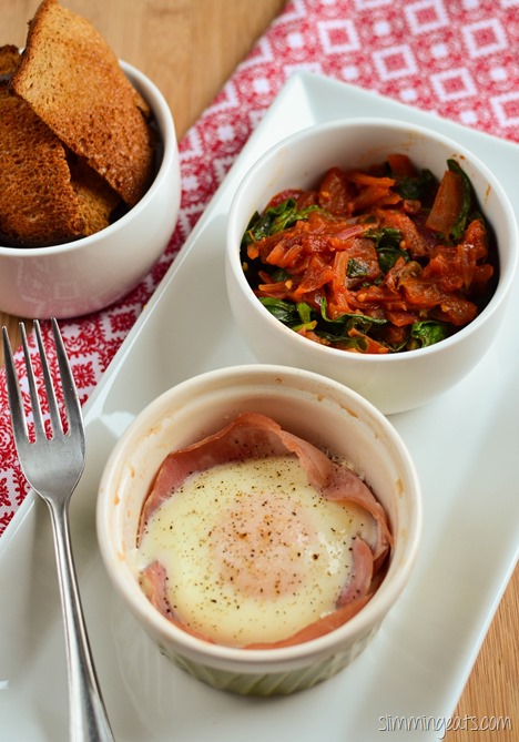 Slimming Eats Baked Egg and Ham with Balsamic Tomatoes - dairy free, Slimming World (SP) and Weight Watchers friendly 