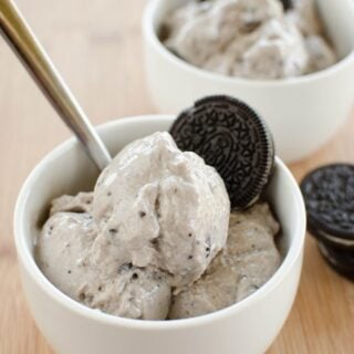 Cookies and Cream Frozen Yoghurt