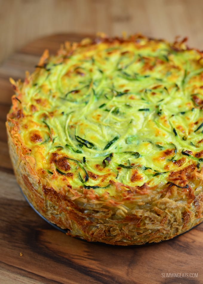 The amazing Syn Free Spiralled Zucchini Quiche - if you haven't yet made this you are seriously missing out. Perfect for lunch with a salad. Gluten Free, Slimming Eats and Weight Watchers friendly | www.slimmingeats.com  #weightwatchers #glutenfree