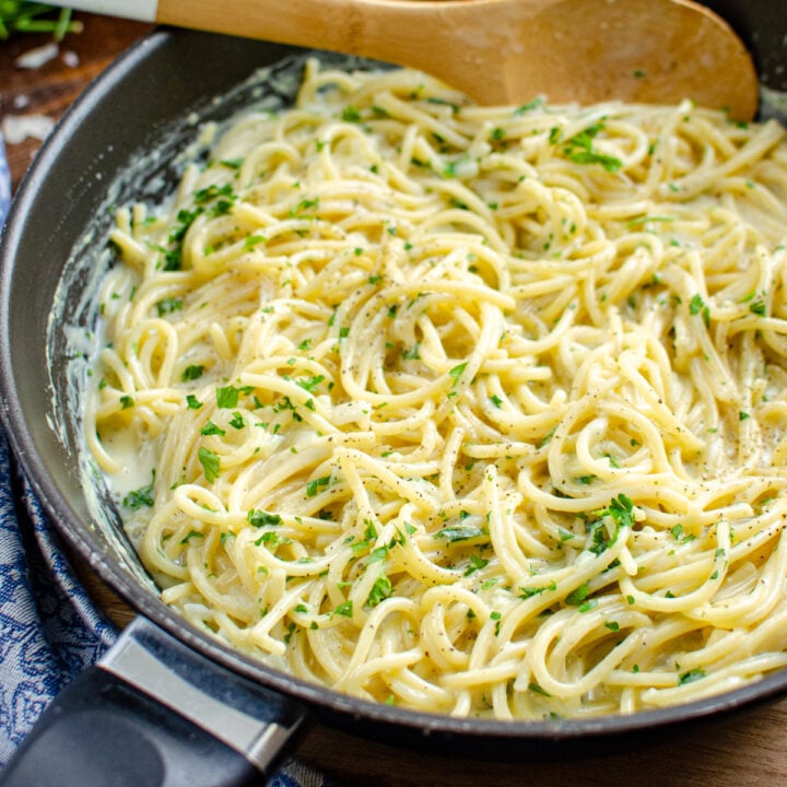 One Pot Creamy Garlic Pasta