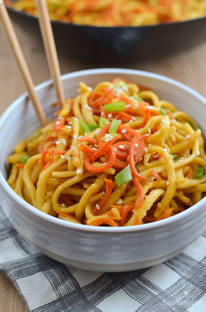 Slimming Eats Garlic Sesame Carrot and Noodles - dairy free, vegetarian,  Slimming Eats and Weight Watchers friendly