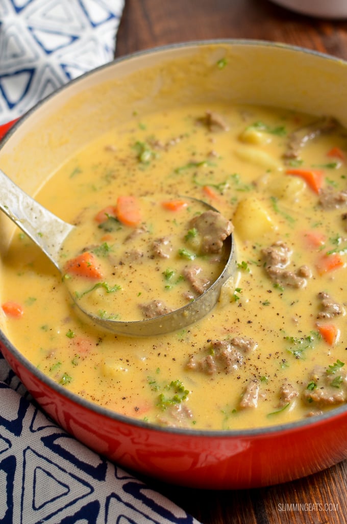 Delicious creamy and cheesy Low Syn Creamy Cheeseburger Soup - pure comfort in a bowl and a meal for the whole family to dig in and enjoy!! | gluten free, Slimming World and Weight Watchers friendly | 1 HEa and 1.5 syns | 356 calories | 9 WW Smart Points