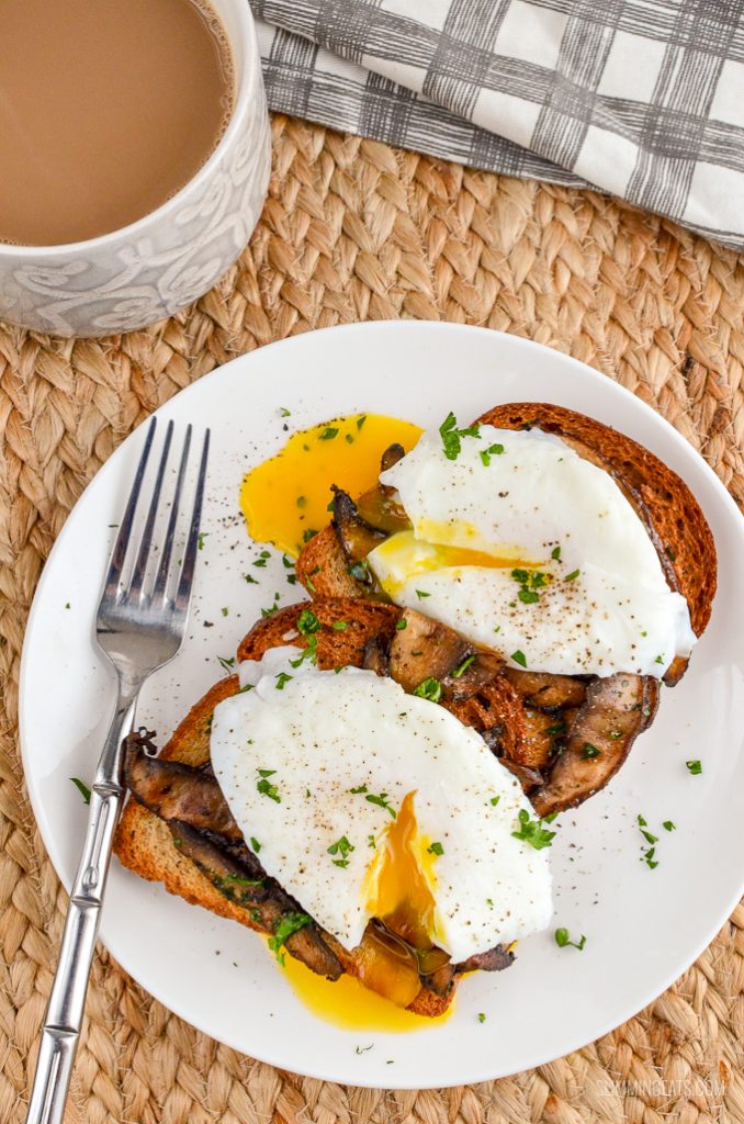 Poached Eggs over Garlic Mushrooms Slimming Eats