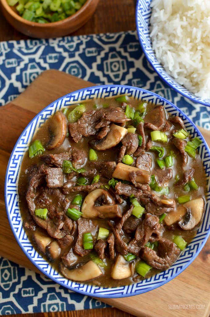 A version of one the Chinese dish - Beef with Mushrooms in Oyster sauce. Gluten Free, Dairy Free, Slimming Eats and Weight Watchers friendly | www.slimmingeats.com #chinese #slimmingworld #weightwatchers #dairyfree #fakeaway