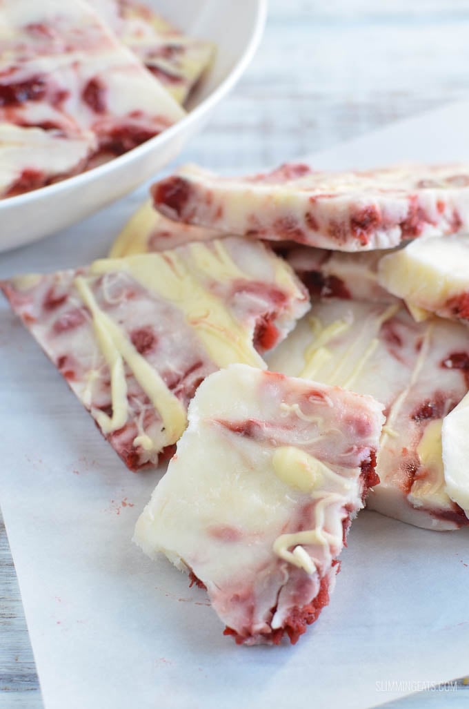 Slimming Eats White Chocolate Strawberry Frozen Yoghurt Bark - gluten free, vegetarian, Slimming Eats and Weight Watchers friendly Slimming Eats White Chocolate Strawberry Frozen Yoghurt Bark - gluten free, vegetarian, Slimming Eats and Weight Watchers friendly