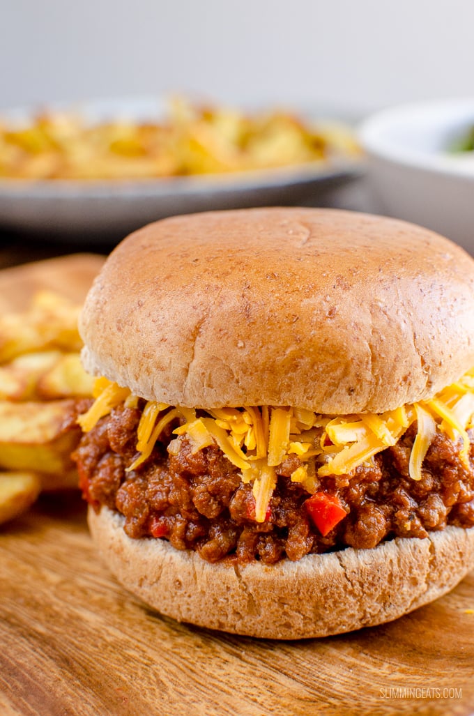 There is nothing more comforting and hearty than some Sloppy Joes mixture, sandwich between bread and some cheese. It's a sweet tangy delicious combination and the whole family will love it. | www.slimmingeats.com