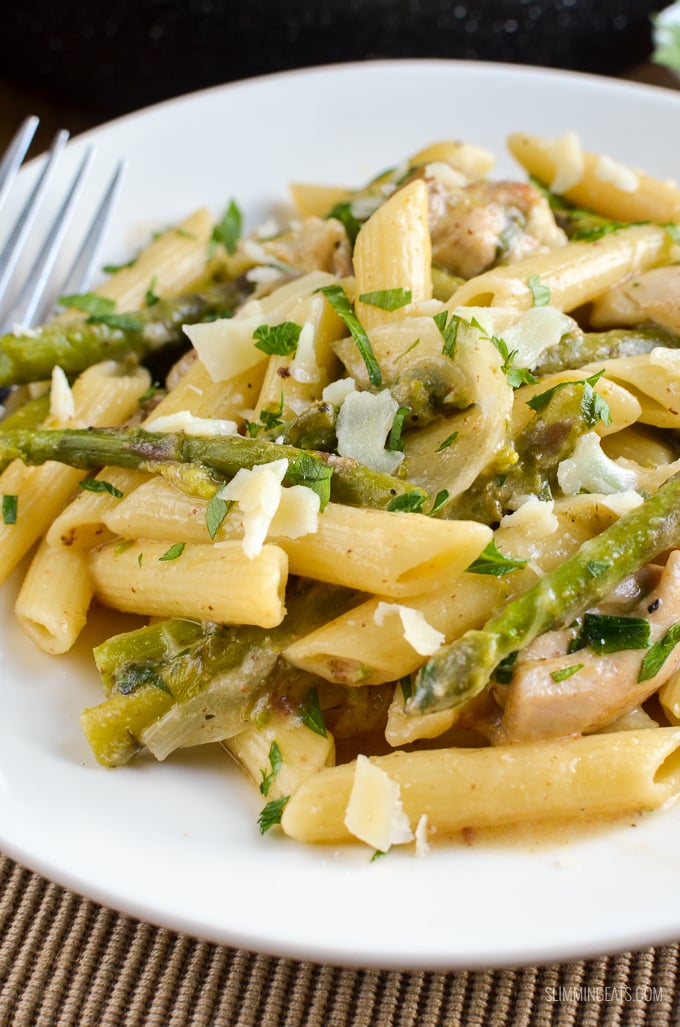 Slimming Eats One Pot Chicken and Asparagus Pasta - Slimming Eats and Weight Watchers friendly