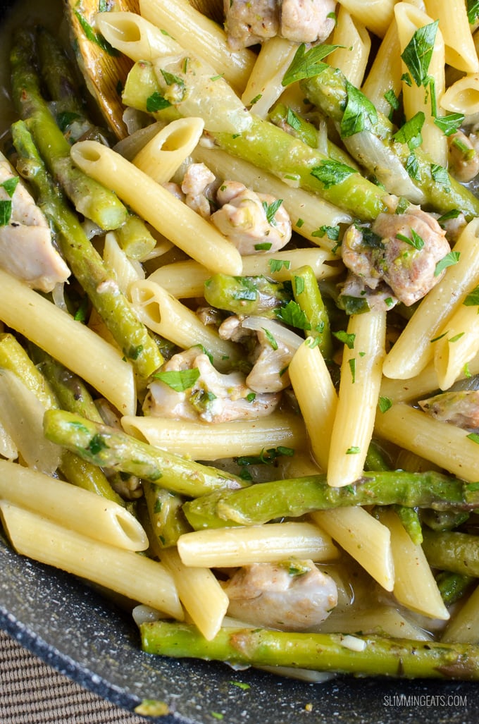 Slimming Eats One Pot Chicken and Asparagus Pasta - Slimming Eats and Weight Watchers friendly