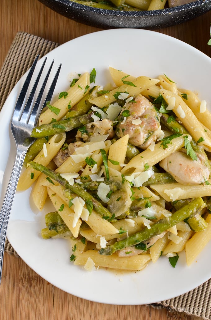 Slimming Eats Syn Free One Pot Chicken and Asparagus Pasta - Slimming World and Weight Watchers friendly