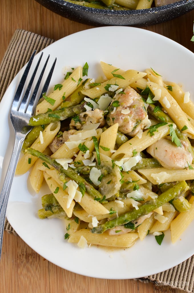 Slimming Eats One Pot Chicken and Asparagus Pasta - Slimming Eats and Weight Watchers friendly