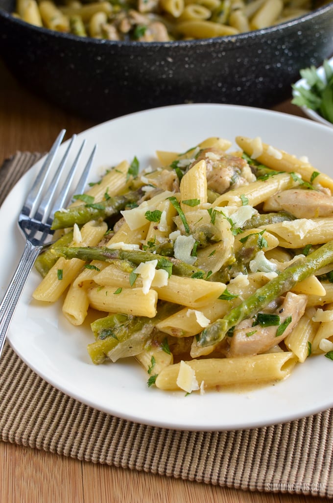 Slimming Eats One Pot Chicken and Asparagus Pasta - Slimming Eats and Weight Watchers friendly