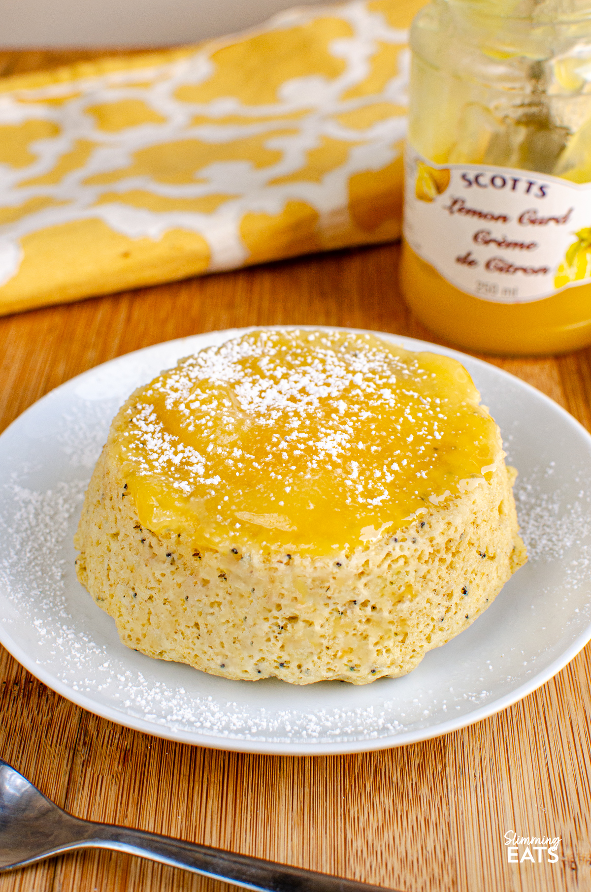 Delicious Lemon Poppy Seed Mug Cake in just 2 minutes - perfect for when you are craving cake.