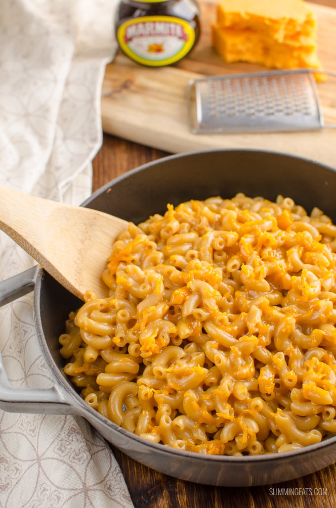 You will either LOVE or HATE this One Pot Marmite Macaroni and Cheese - a quick family meal, ready in less than 20 minutes. Vegetarian, Slimming Eats and Weight Watchers friendly | www.slimmingeats.com