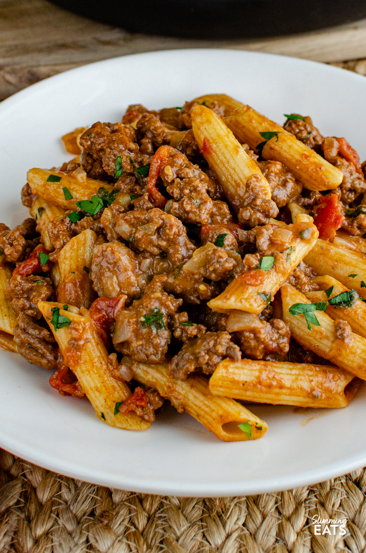 One Pot Cheeseburger Pasta - the best pasta dish you will make this year PERIOD!! Slimming Eats and Weight Watchers friendly close up One Pot Cheeseburger Pasta on white plate