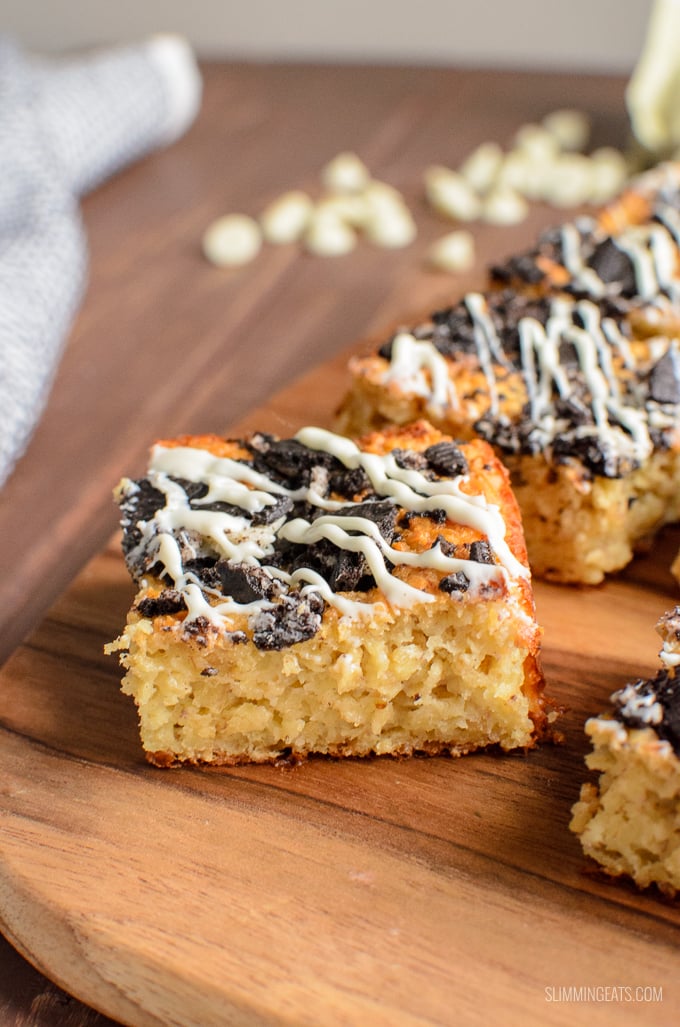 Delicious Cookies and Cream Oat Bites with a white chocolate drizzle. Slimming Eats and Weight Watchers friendly