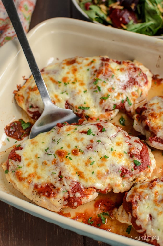 The Ultimate Syn Free Pizza Chicken - For when you fancy pizza but don't have a Healthy Extra B choice free. All totally guilt-free and Gluten Free, Slimming World and Weight Watchers friendly | www.slimmingeats.com