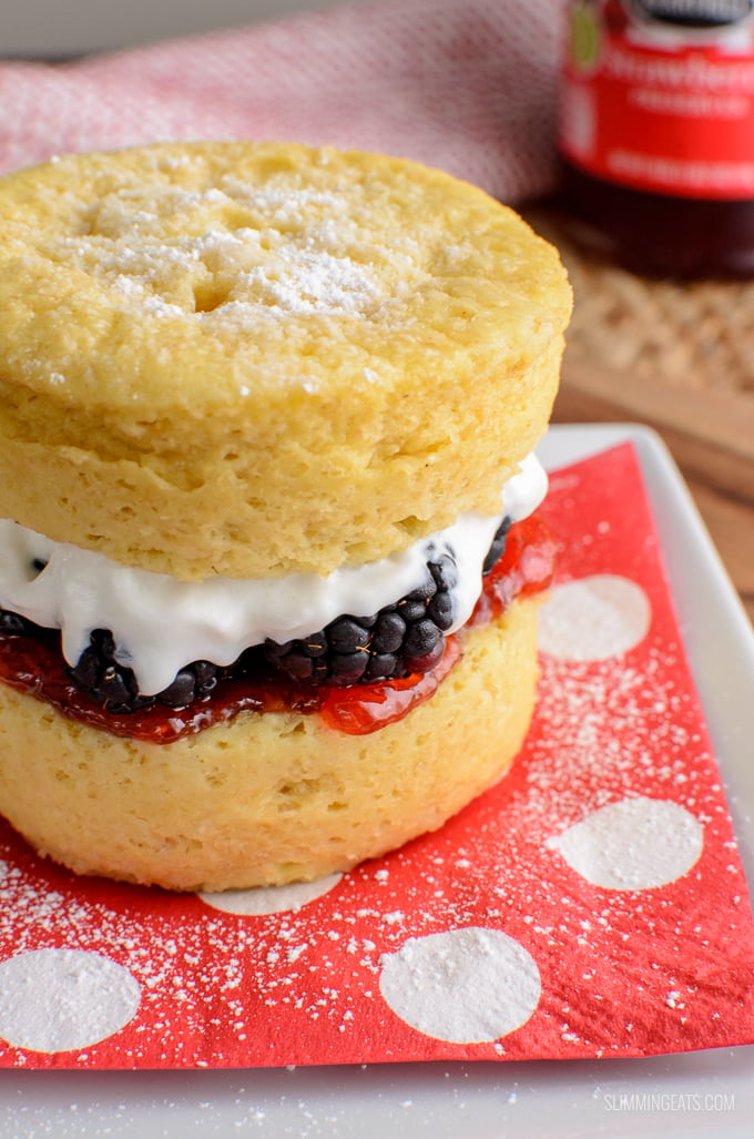 Victoria Sponge Mug Cake all ready in minutes and perfect for when you fancy something sweet. Gluten Free, Vegetarian and Slimming Eats and Weight Watchers friendly | www.slimmingeats.com