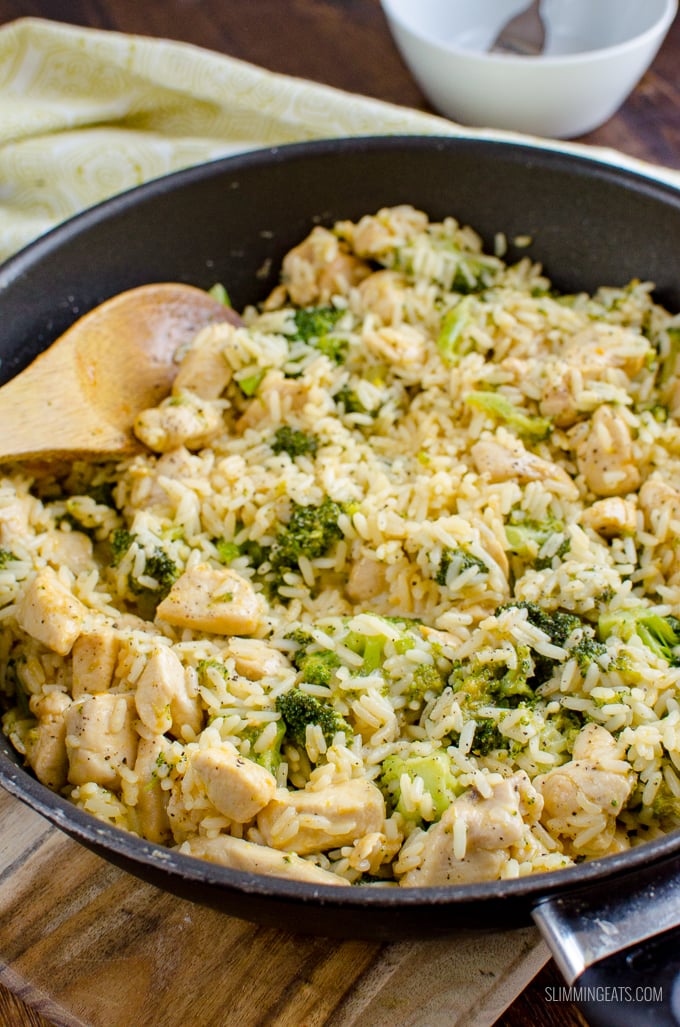 This delicious Chicken Broccoli Cheddar Rice in cooked all in one pan and ready in 30 minutes. Perfect comfort food for the entire family to enjoy. Gluten Free, Slimming Eats and Weight Watchers friendly This delicious Chicken Broccoli Cheddar Rice in cooked all in one pan and ready in 30 minutes. Perfect comfort food for the entire family to enjoy. Gluten Free, Slimming Eats and Weight Watchers friendly
