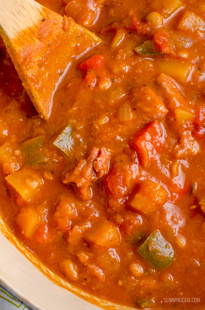Dig into a spicy hearty warming bowl of One Pot Campfire Stew with delicious Southern Flavours - my take on a popular Slimming Eats Recipe. Gluten Free, Dairy Free, Slimming Eats and Weight Watchers friendly | www.slimmingeats.com