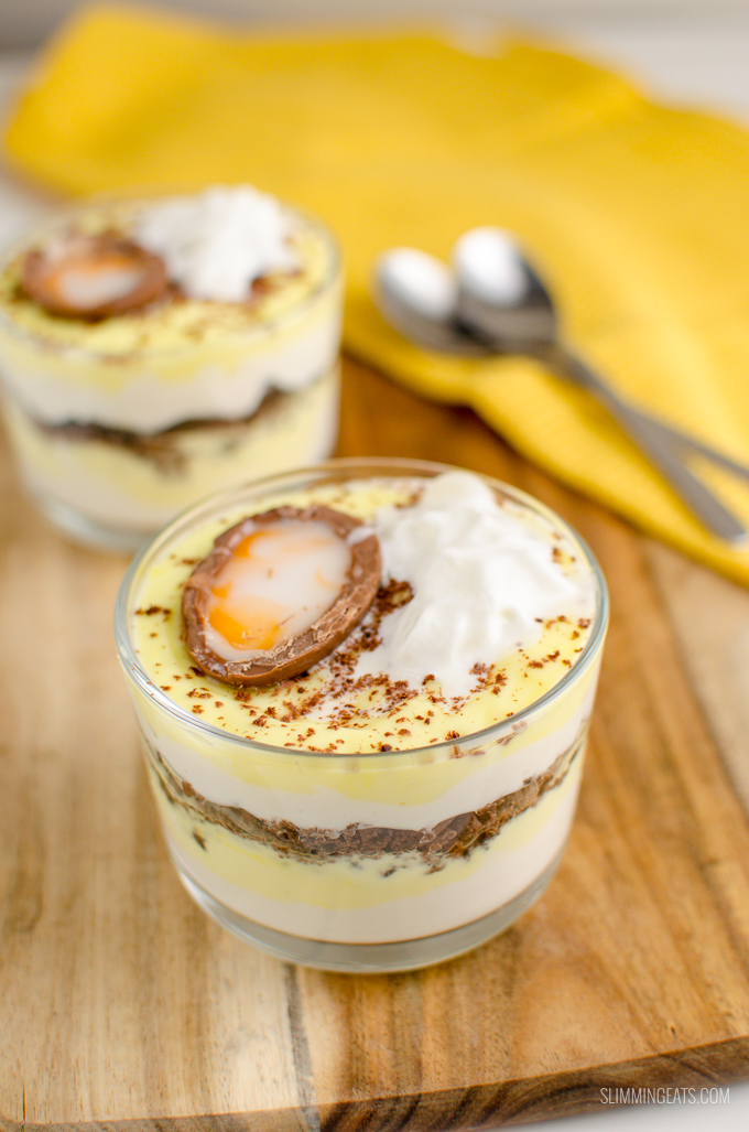 How do you eat yours? I eat mine in this heavenly Creme Egg Yoghurt Parfait - layers of absolute deliciousness. Slimming World and Weight Watchers friendly | www.slimmingeats.com #cremeegg #slimmingworld #weightwatchers #dessert
