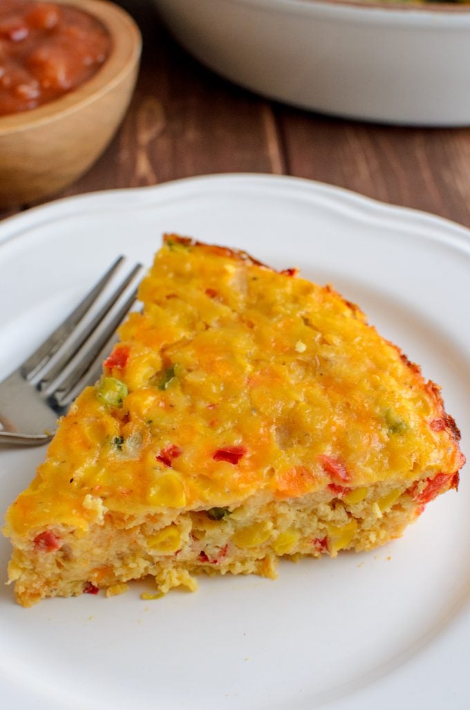 This vegetarian Lentil Cheddar Sweetcorn Bake is perfect for a quick grab and go lunch or snack. Gluten Free, Vegetarian, Slimming Eats and Weight Watchers friendly. | www.slimmingeats.com